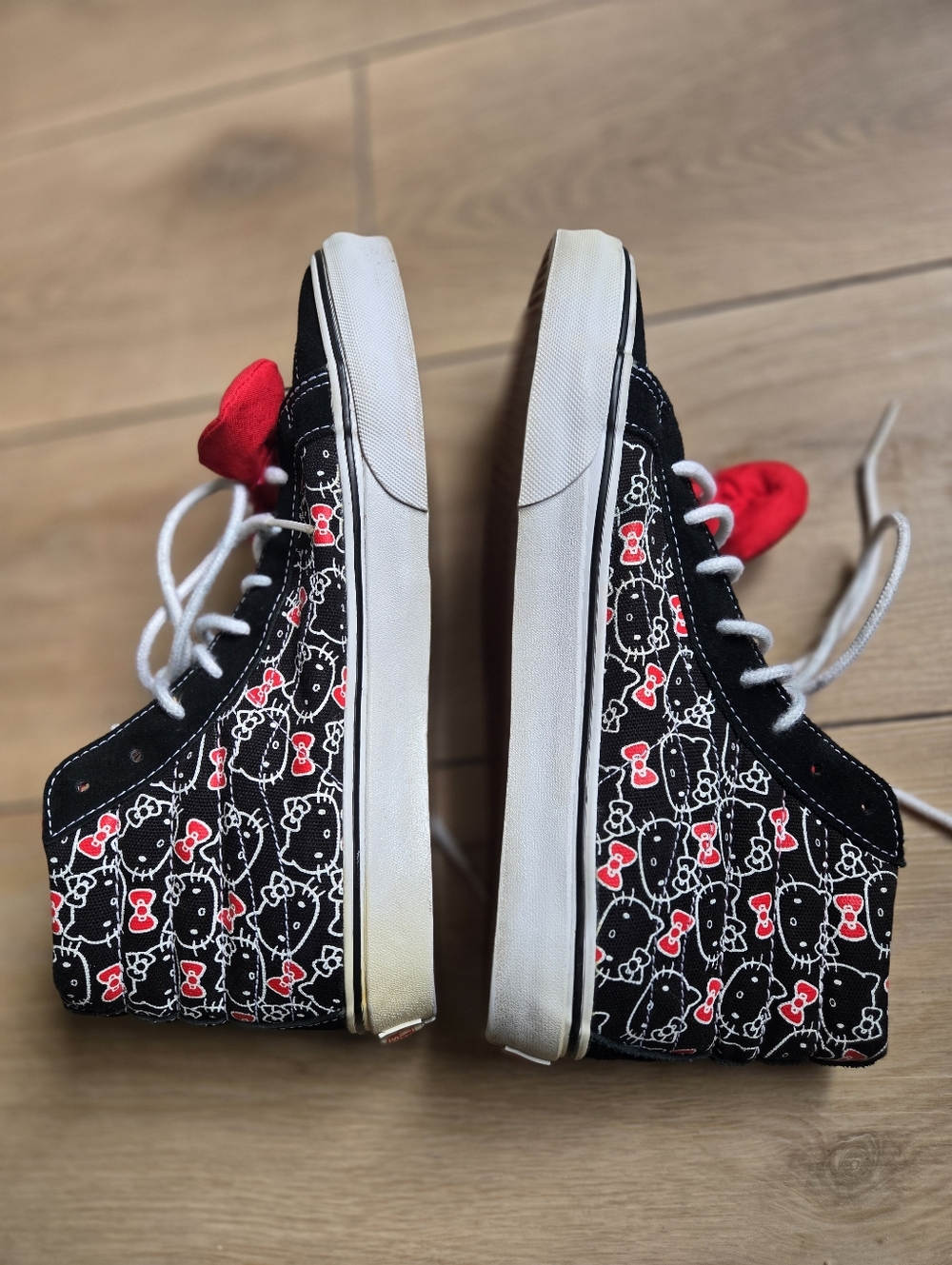 Vans x Hello Kitty Sk8-Hi Slim sneakers Size Womens 10 Mens 8.5 - Picture 3 of 8